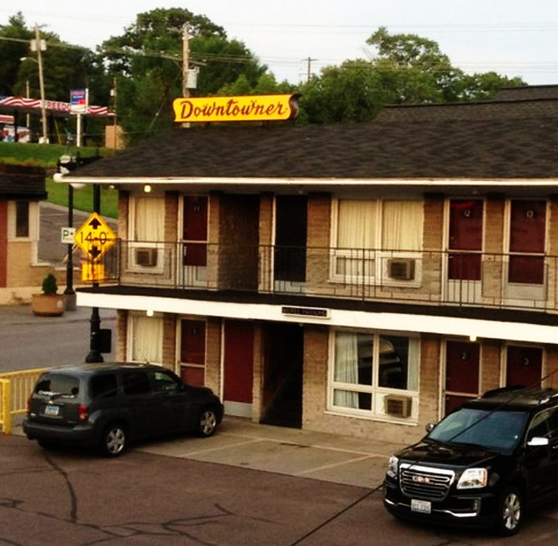 Downtowner Motel - From Web Listing (newer photo)